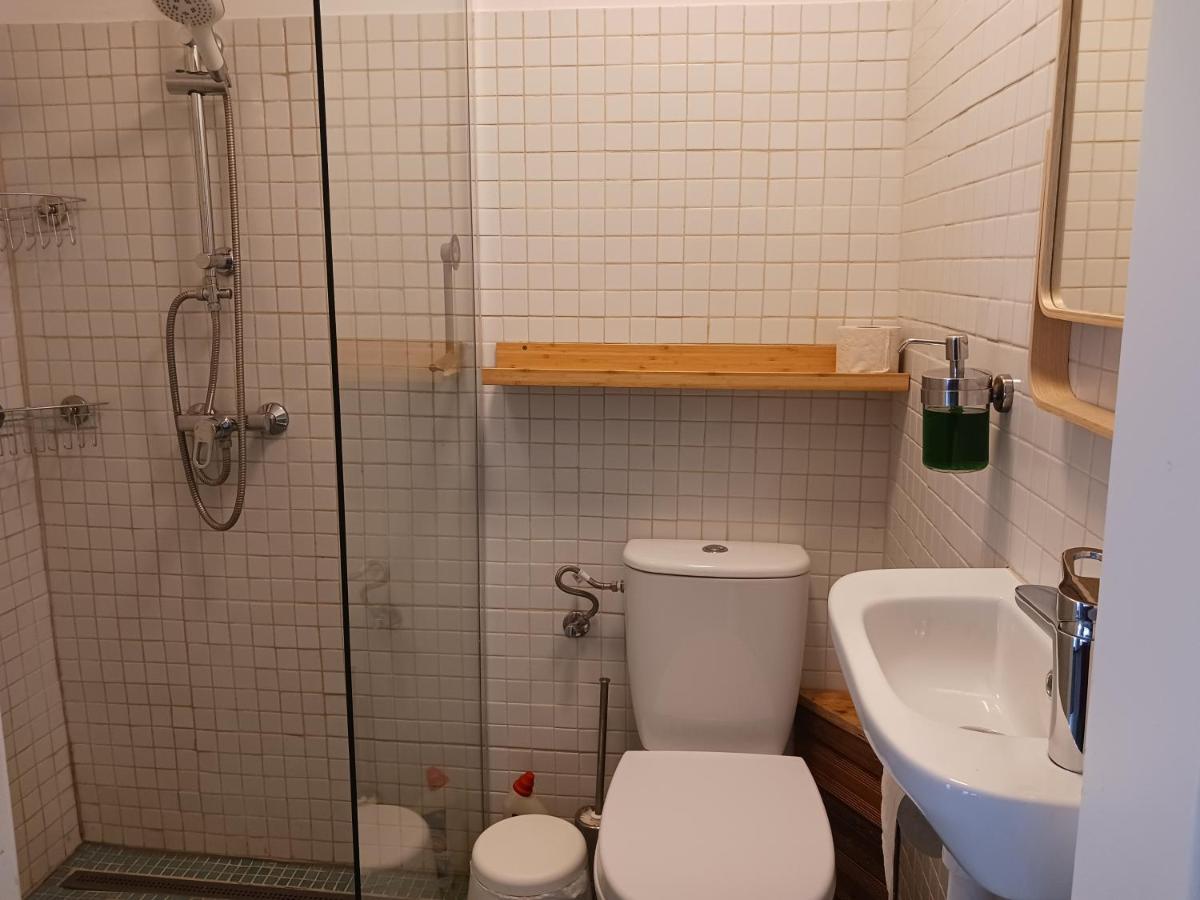Squat Deluxe Berlin, The Hostel Exterior photo